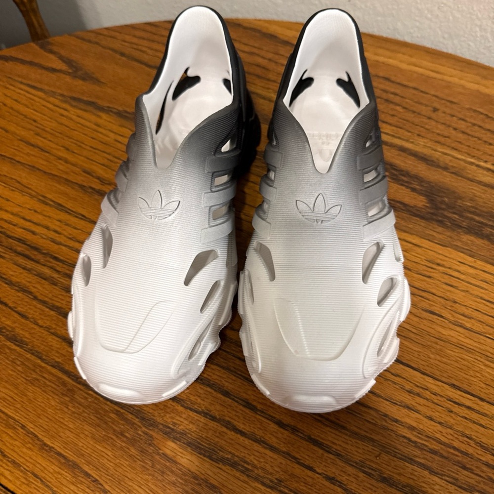Adidas Men's adifoam black and white excellent condition